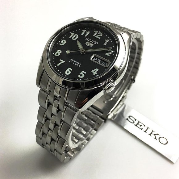 Seiko 5 Classic Men's 38mm Watch! New